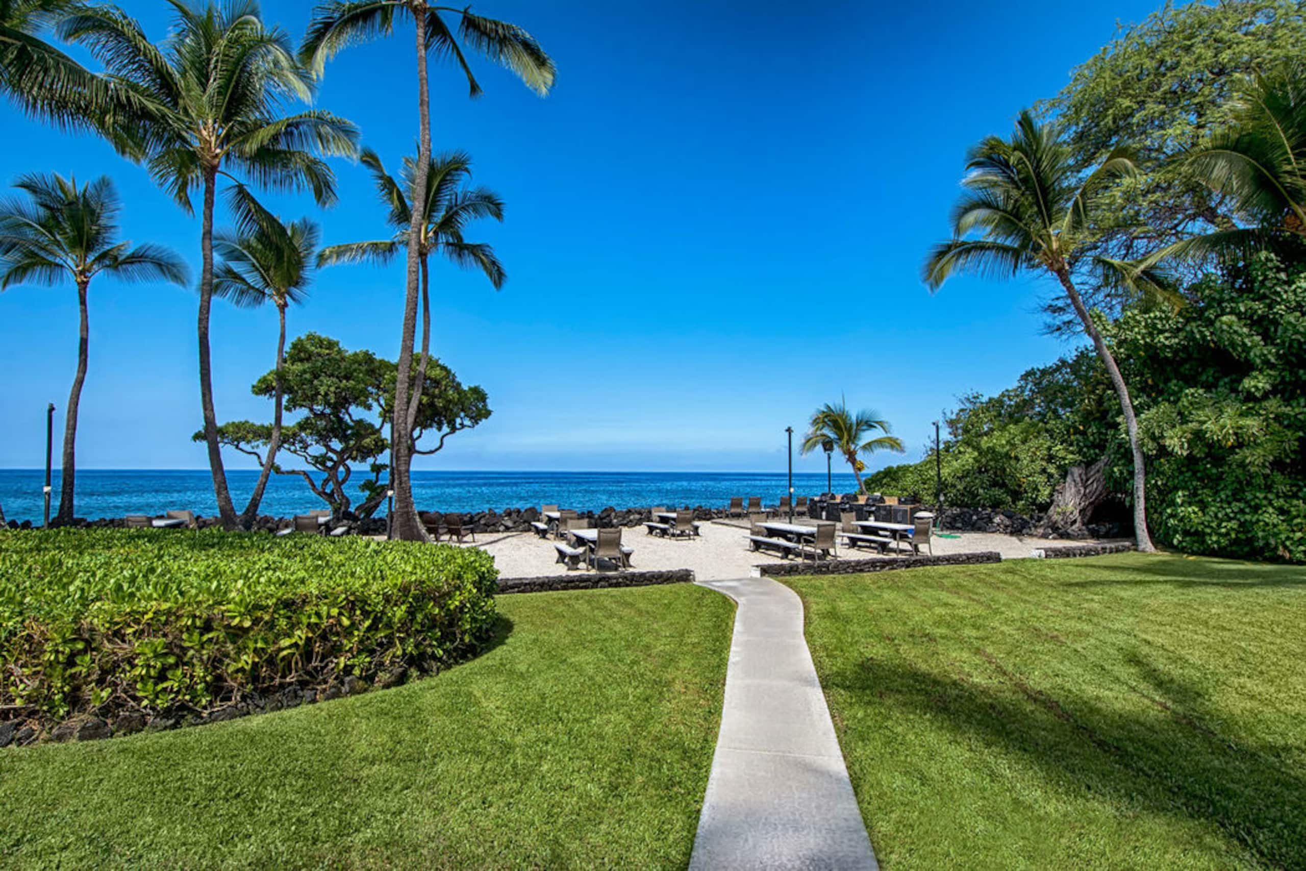 Condo in Kailua-Kona · ★4.71 · 1 bedroom · 2 beds · 1 private bath - Image 24