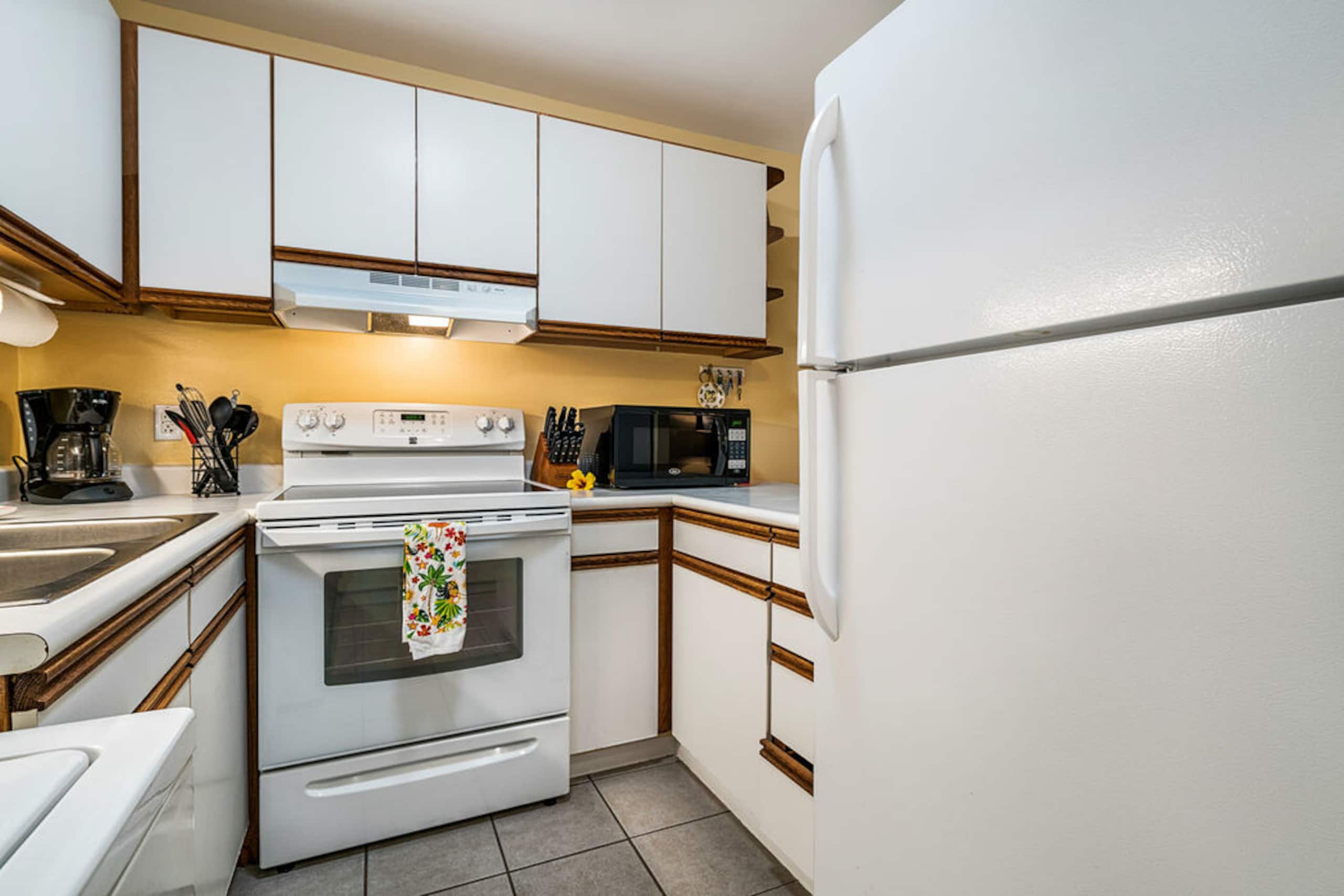 Condo in Kailua-Kona · ★4.71 · 1 bedroom · 2 beds · 1 private bath - Image 9