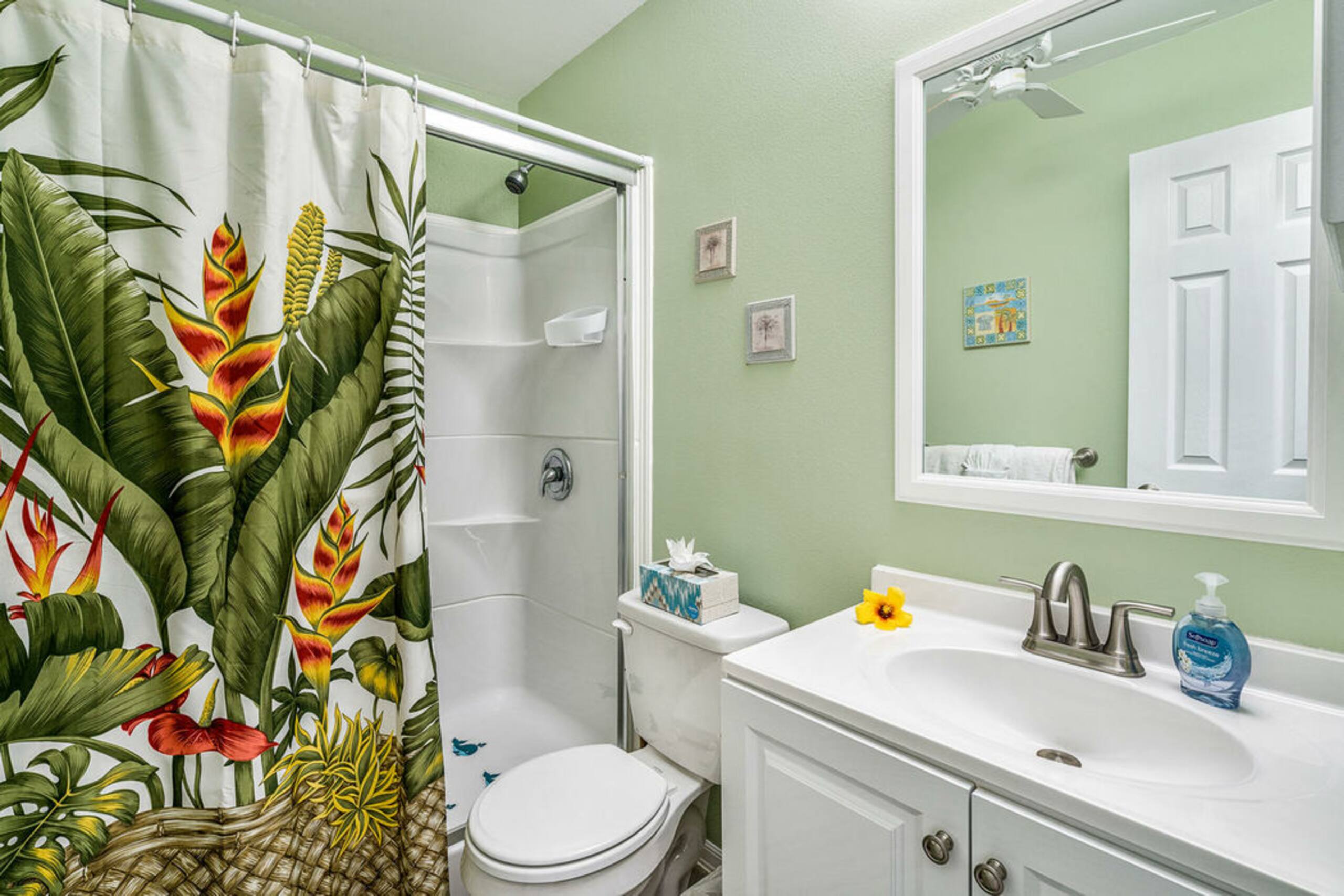 Condo in Kailua-Kona · ★4.71 · 1 bedroom · 2 beds · 1 private bath - Image 13