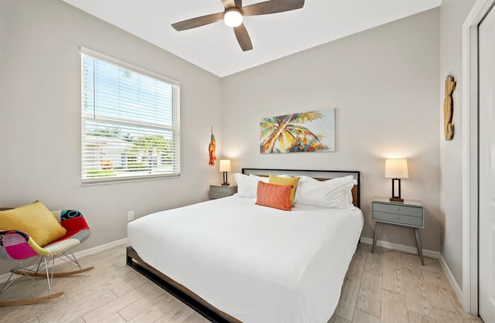 Втората главна спална соба има брачен кревет (Westin Heavenly Bed)