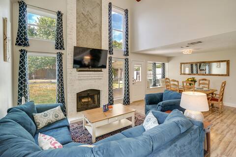 Dog-Friendly Live Oak Home w/ Hot Tub & Game Room!