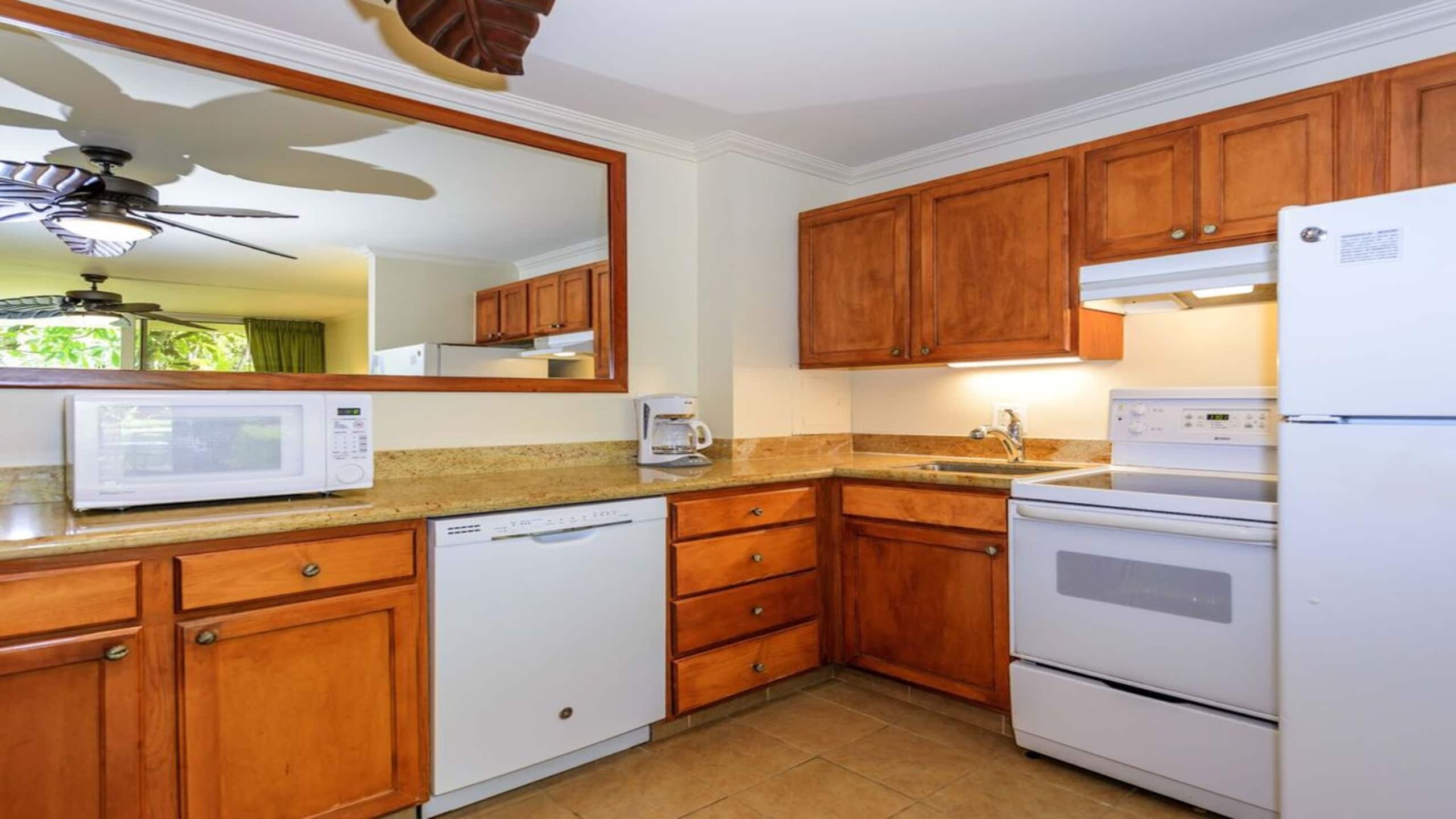 Condo in Lahaina · ★4.4 · 1 bedroom · 2 beds · 1 bath - Image 4