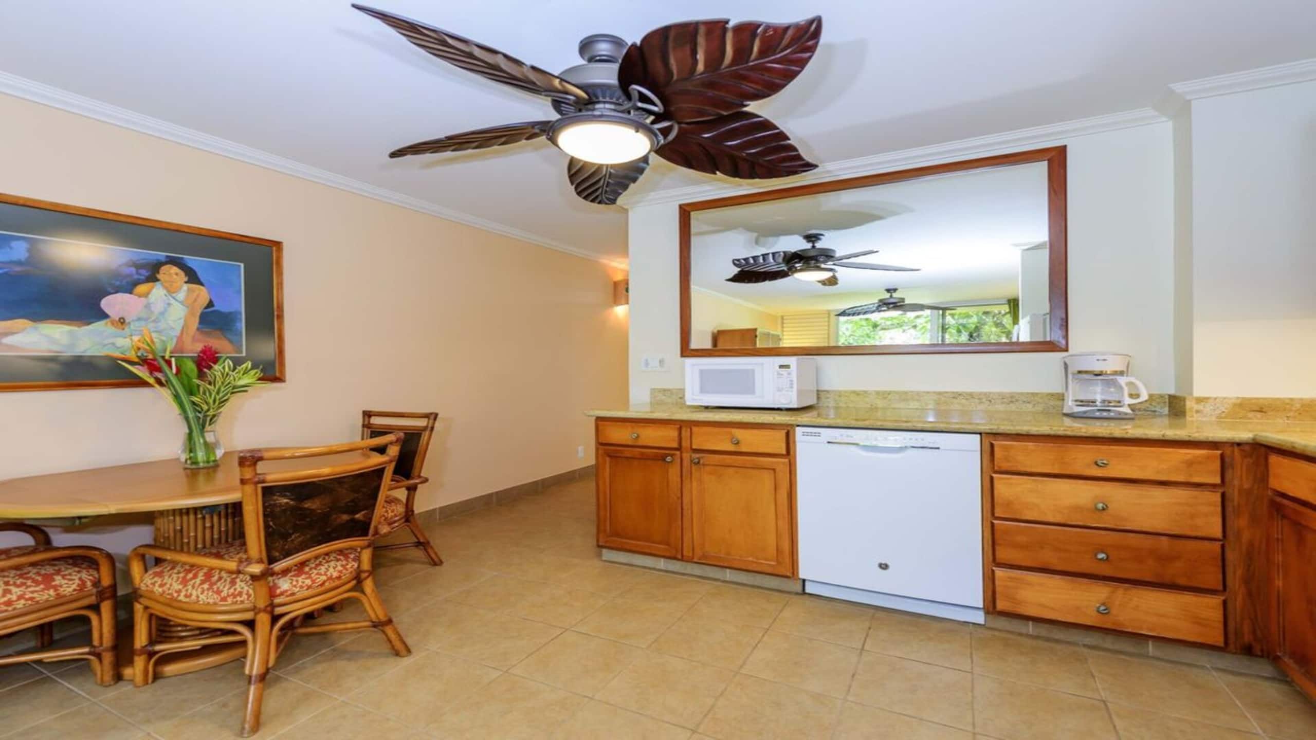 Condo in Lahaina · ★4.4 · 1 bedroom · 2 beds · 1 bath - Image 11