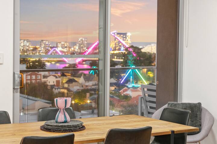 Penthouse with City & River Views