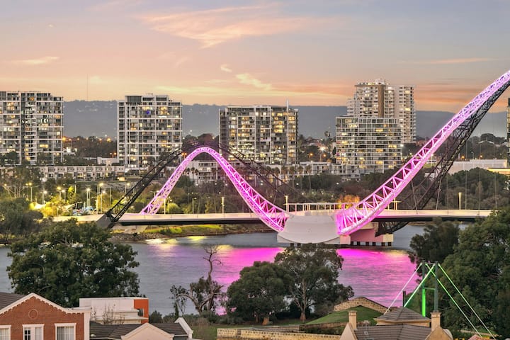 Penthouse Amazing Panoramic Views Walk to River