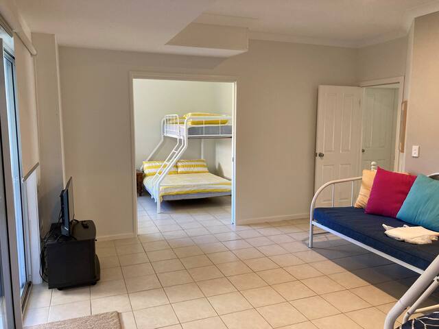 Vaka Malua, 7 Scott Street gallery image 2