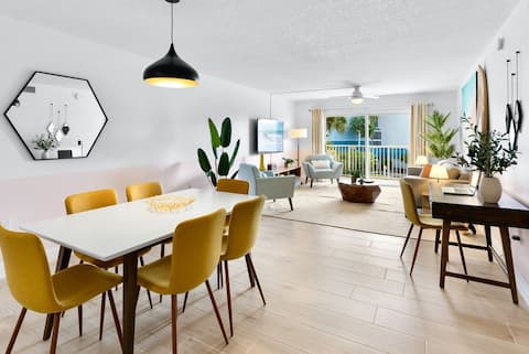 Spacious 3-Bed Condo with Pool Beside Cocoa Pier