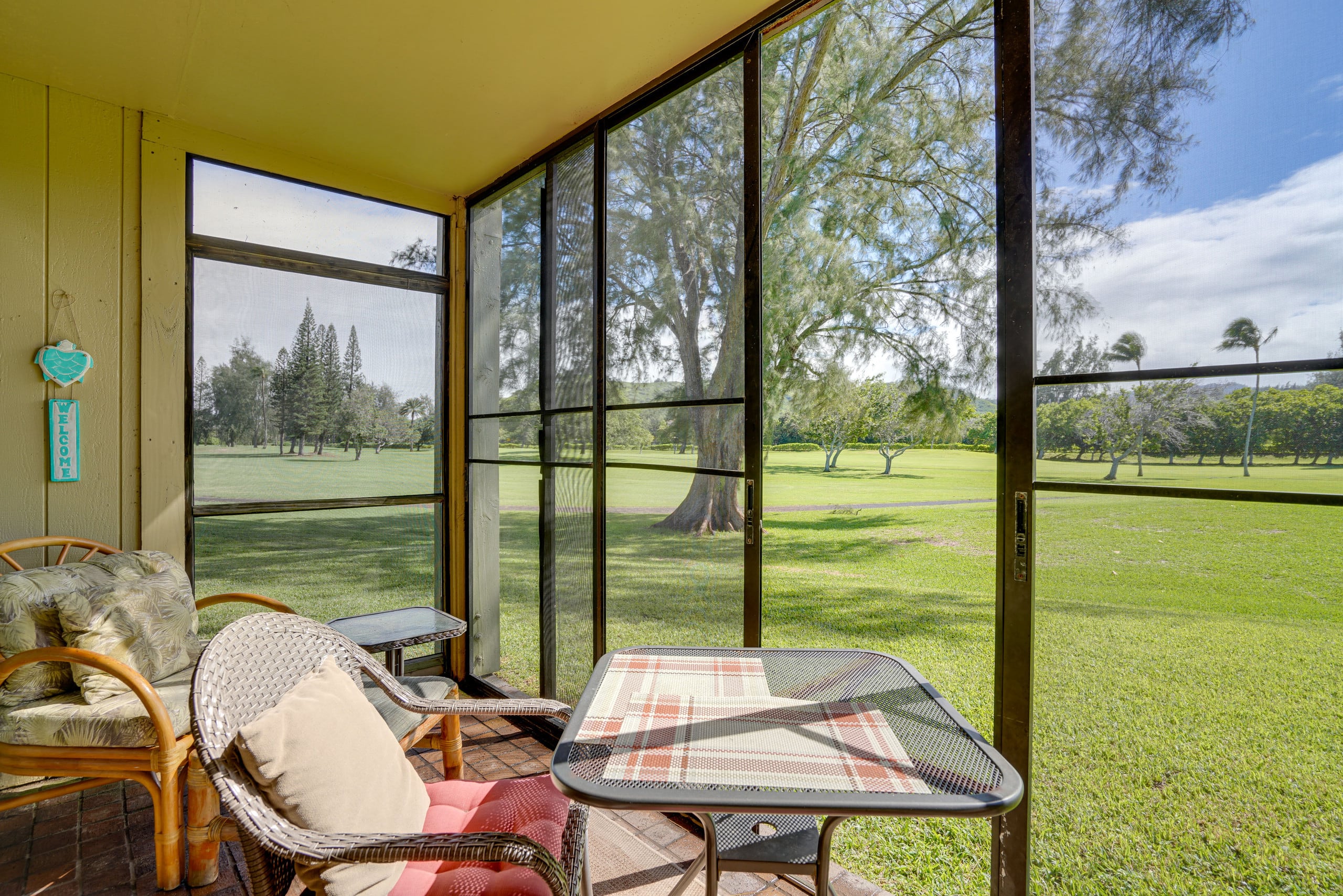 Condo in Kahuku · ★4.69 · 1 bedroom · 2 beds · 1 private bath - Image 12