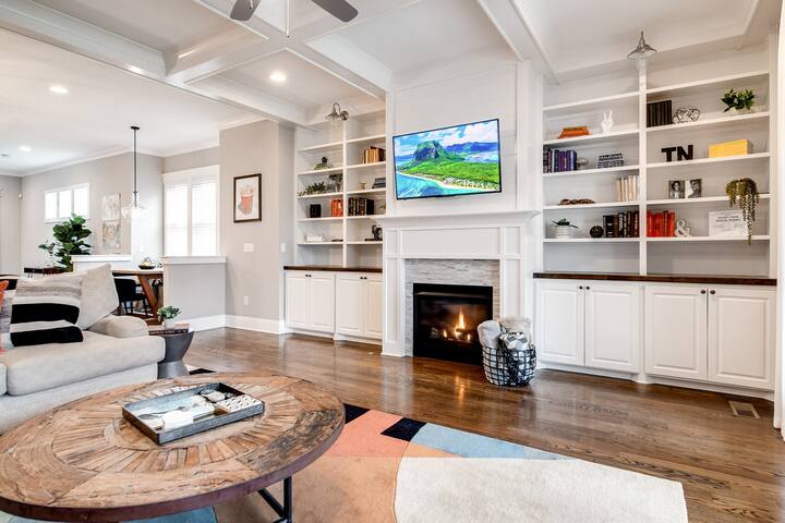 Nell’s Haven Two Miles to Downtown & Broadway gallery image 2