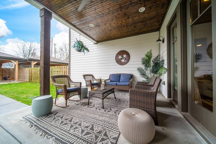 Nell’s Haven Two Miles to Downtown & Broadway gallery image 5