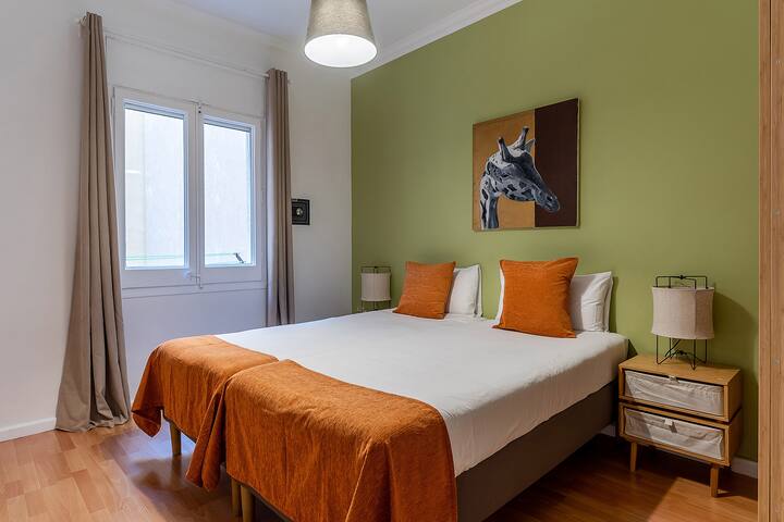 Beautiful apartment near Sagrada Familia gallery image 3