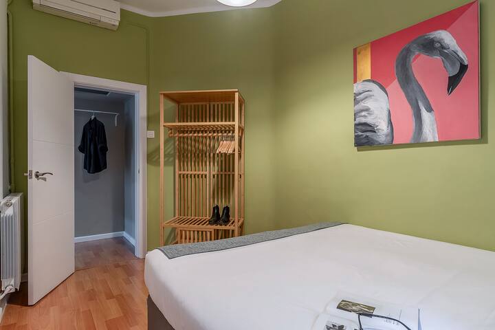 Beautiful apartment near Sagrada Familia gallery image 4