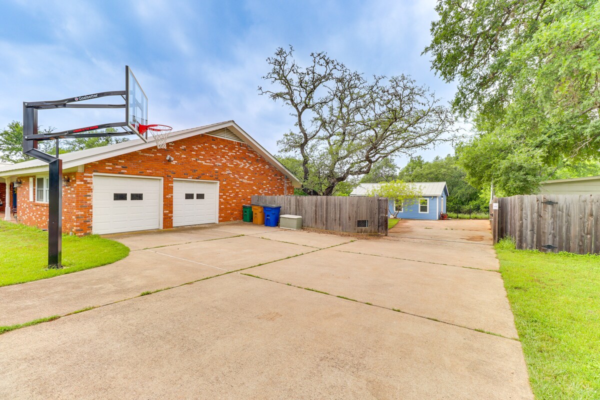 12 Mi to Dtwn: Austin Guest Cottage w/ Pool Access