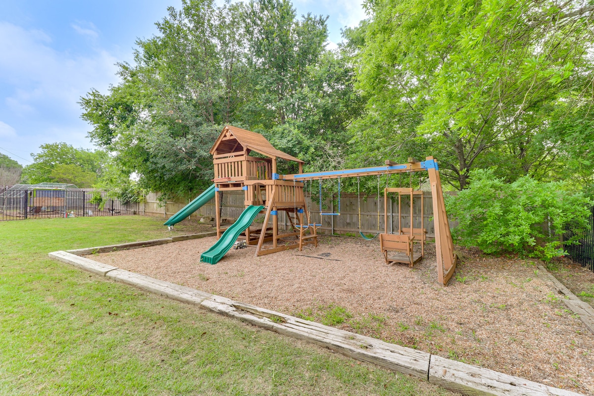 12 Mi to Dtwn: Austin Guest Cottage w/ Pool Access