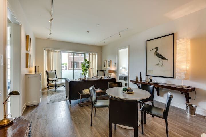 6 Bedrooms In Beautiful Sheridan Park!