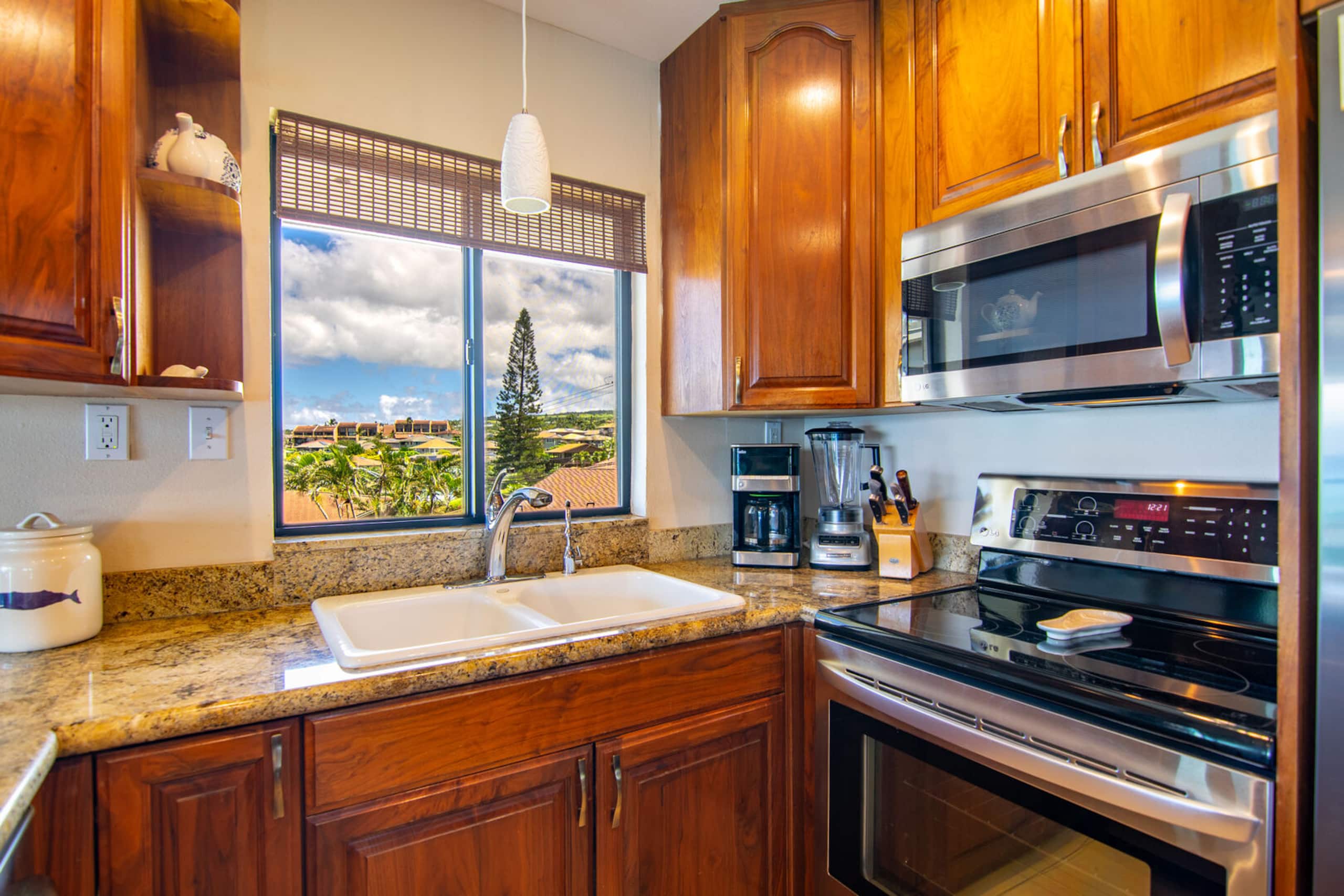 Condo in Lahaina · ★4.78 · 2 bedrooms · 3 beds · 2 private baths - Image 16