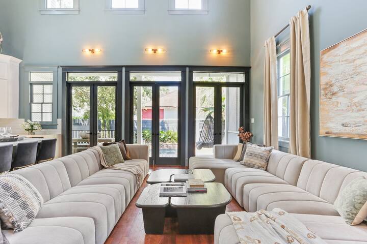 Designer Home on Magazine | Pool and Spa