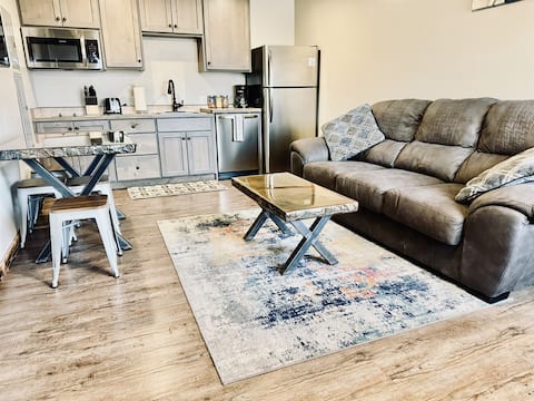#1 Dog Friendly, Walking distance to Hiking Trails