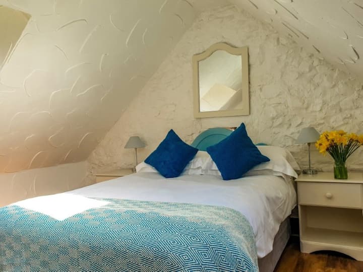 Spavaća soba u staroj školi na katu