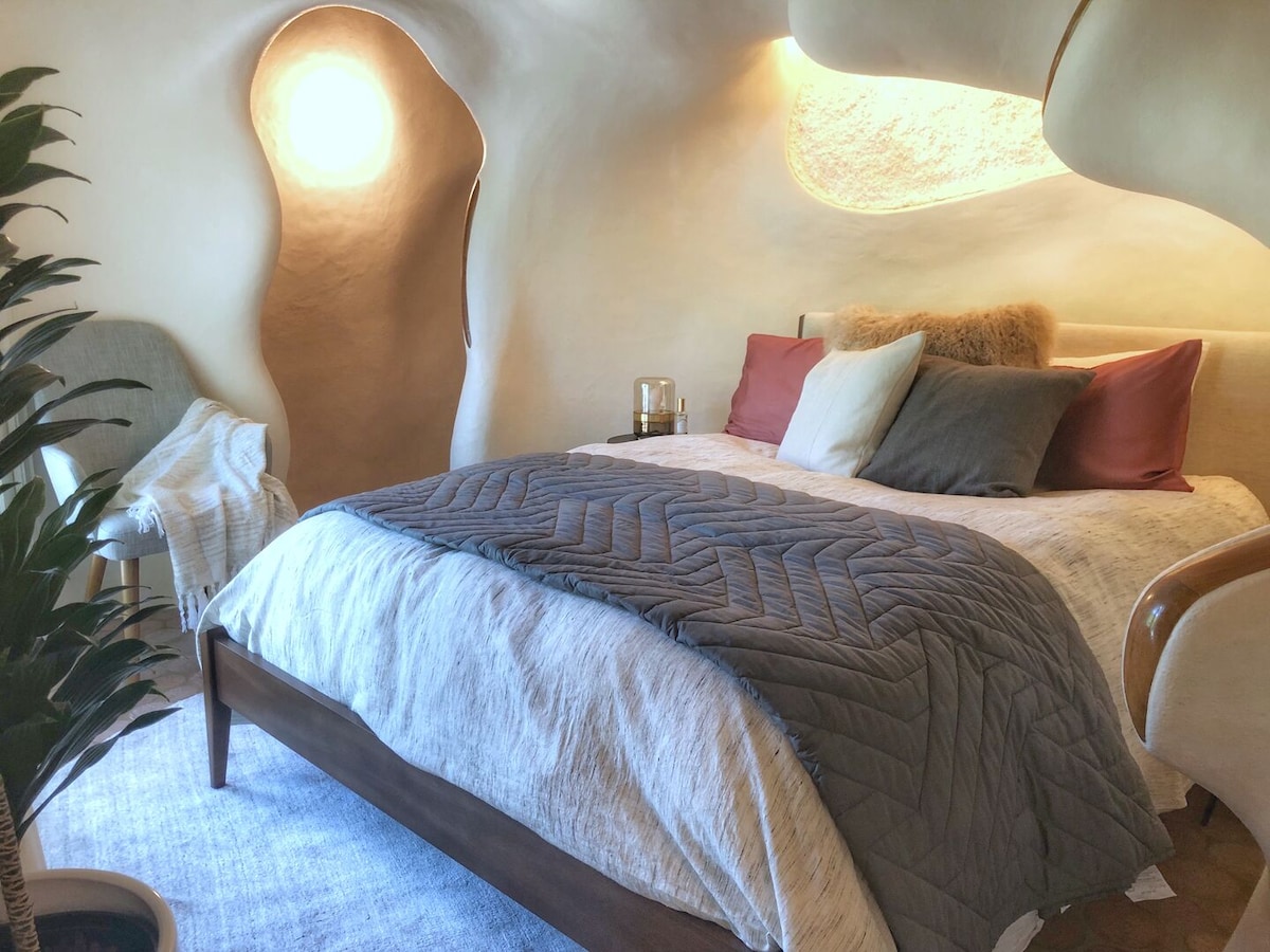 The Iconic Bloomhouse | Romantic Austin Escape