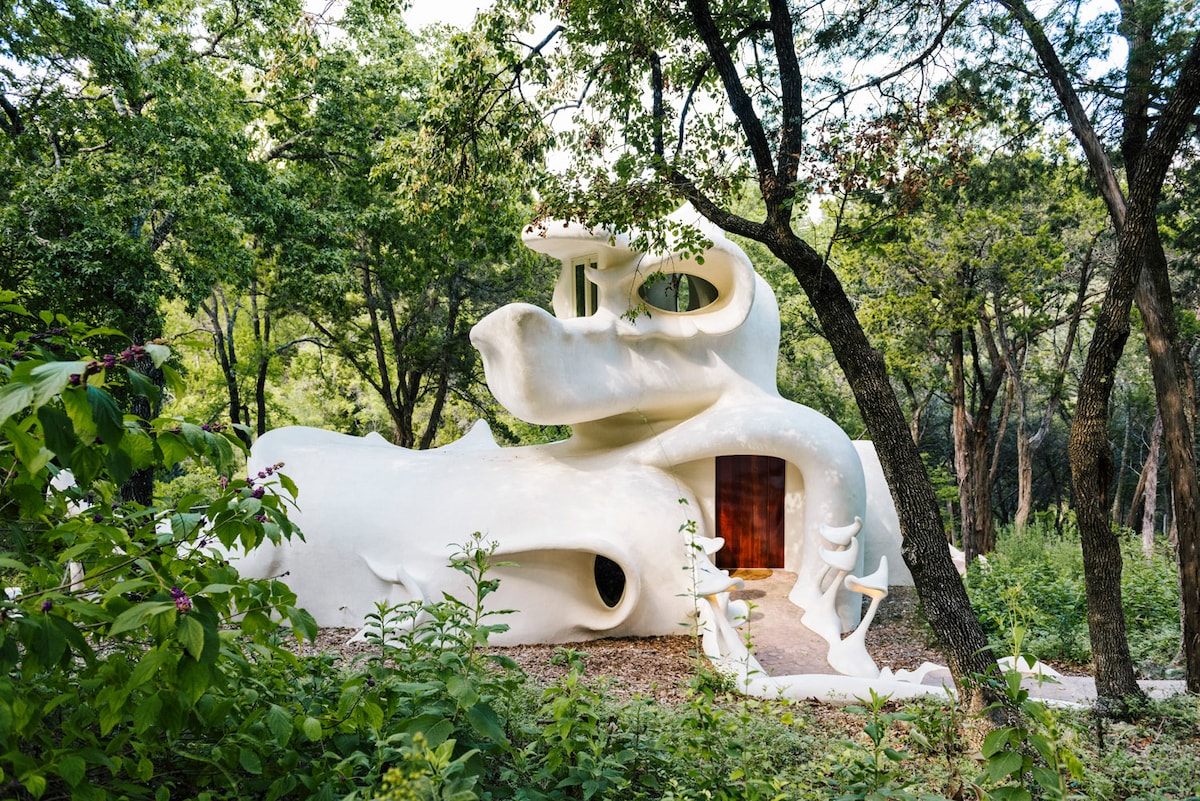 The Iconic Bloomhouse | Romantic Austin Escape