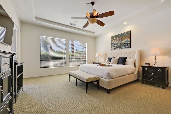 Primarna spavaća soba s bračnim krevetom (širine 180 - 200 cm)