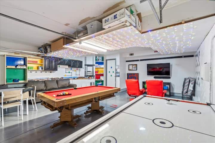 Hot Tub Gameroom Great Location Sparkling Clean