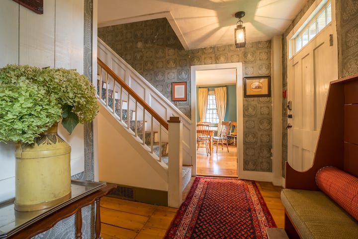 Apple Knoll Inn, Weston, Vermont 6BR