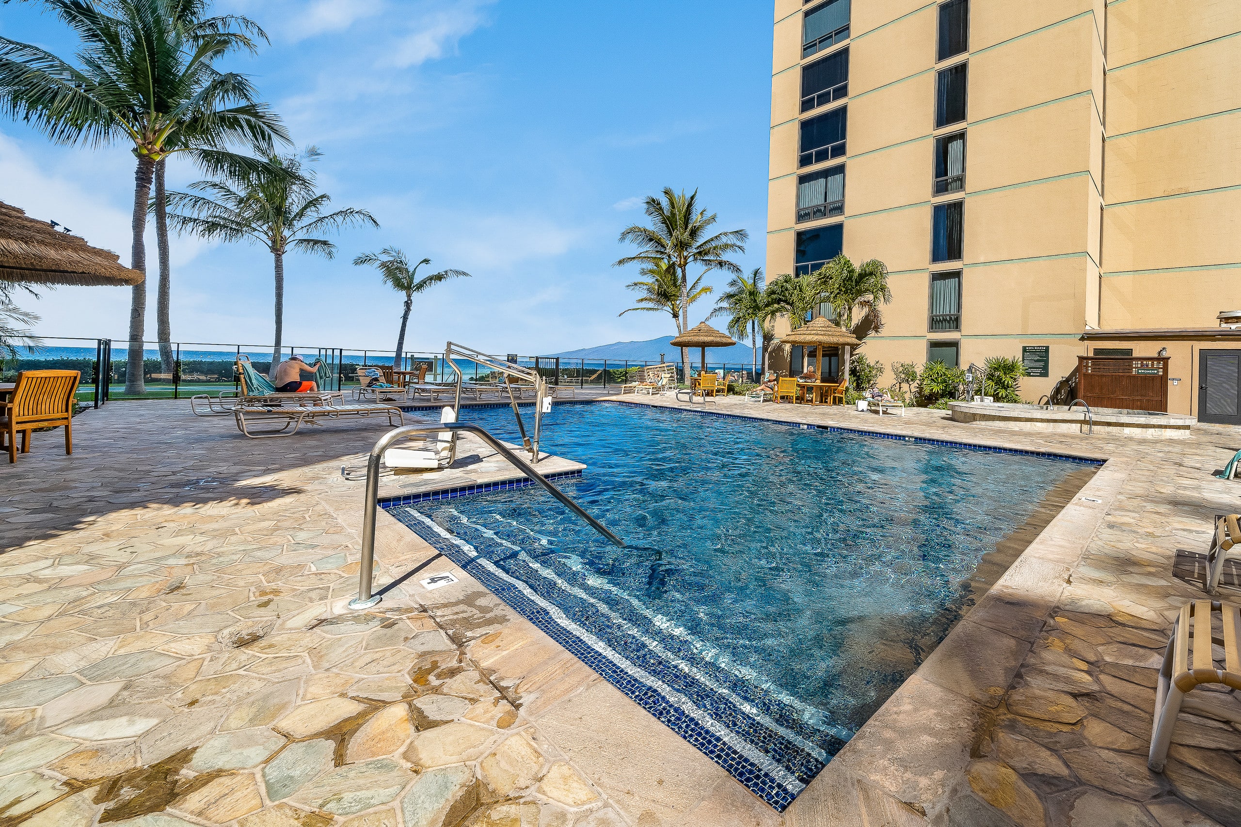 Condo in Lahaina · ★4.87 · 1 bedroom · 1 bed · 1 bath - Image 36