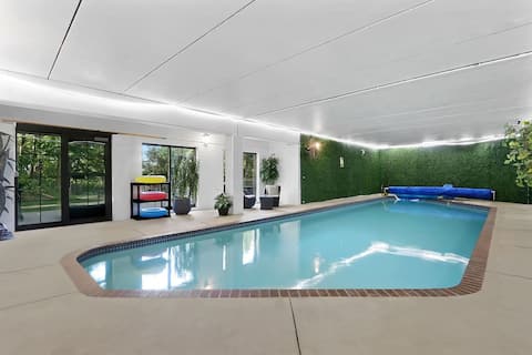 Amazing Six Bedroom Green Bay Vacation Home!!