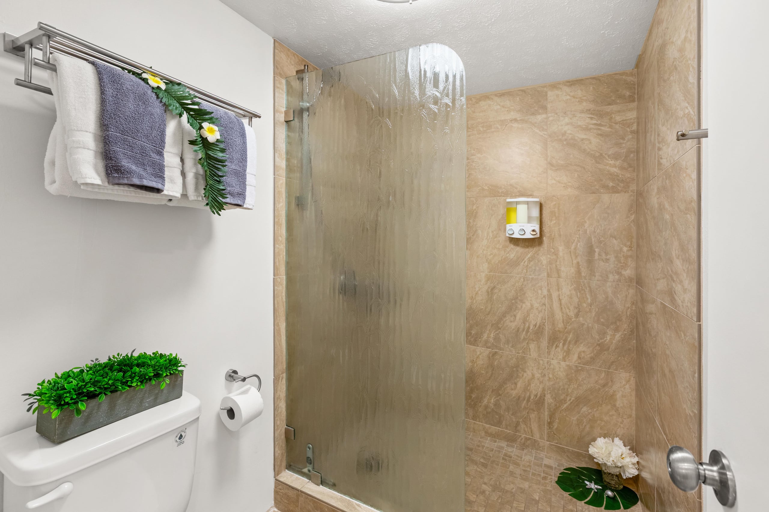 Home in Kaanapali · ★4.85 · Studio · 1 bed · 1 private bath - Image 18
