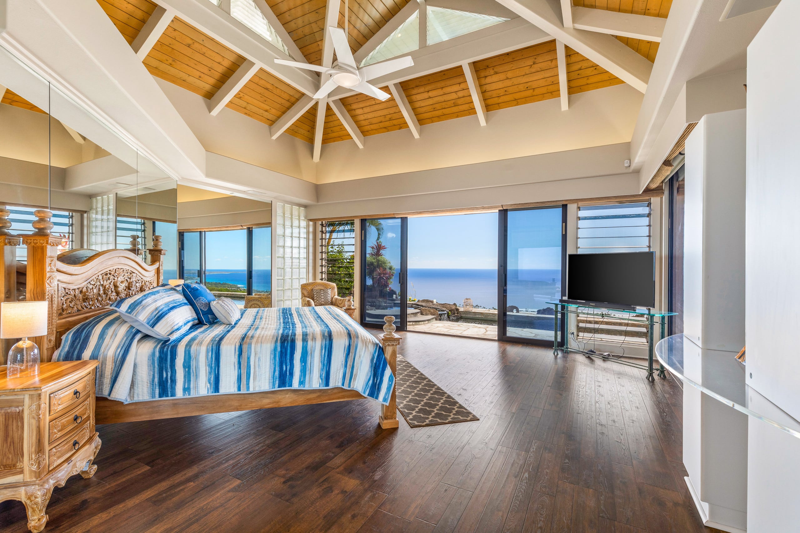 Home in Kailua-Kona · ★4.66 · 4 bedrooms · 5 beds · 3.5 baths - Image 38