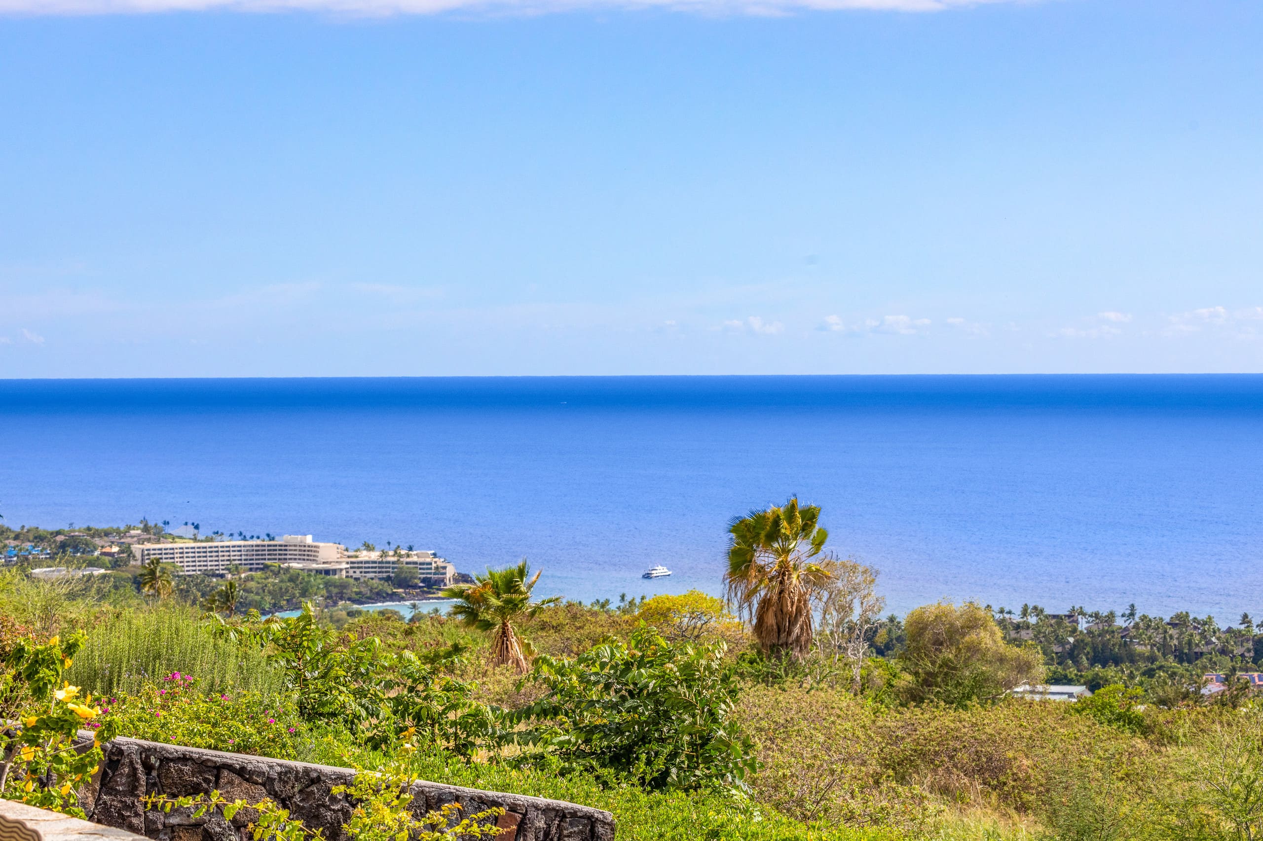 Home in Kailua-Kona · ★4.66 · 4 bedrooms · 5 beds · 3.5 baths - Image 13
