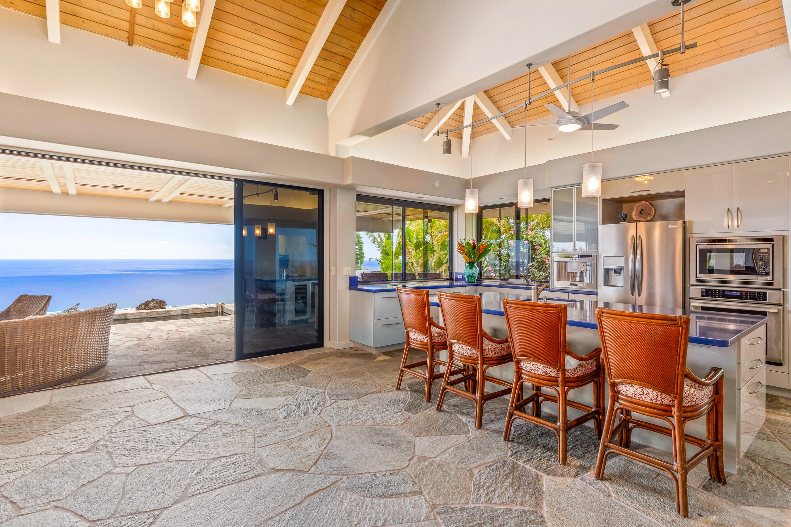 Home in Kailua-Kona · ★4.66 · 4 bedrooms · 5 beds · 3.5 baths - Image 3