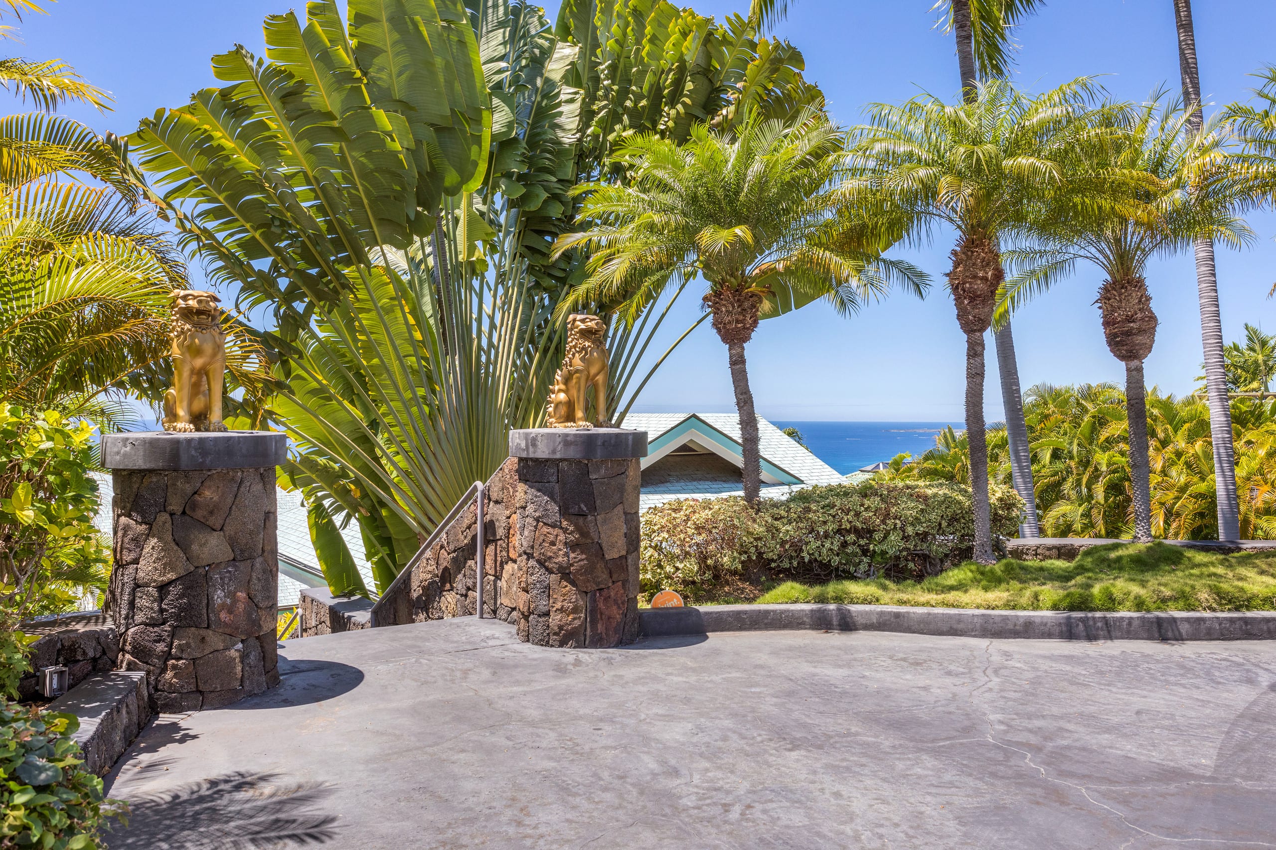 Home in Kailua-Kona · ★4.66 · 4 bedrooms · 5 beds · 3.5 baths - Image 6