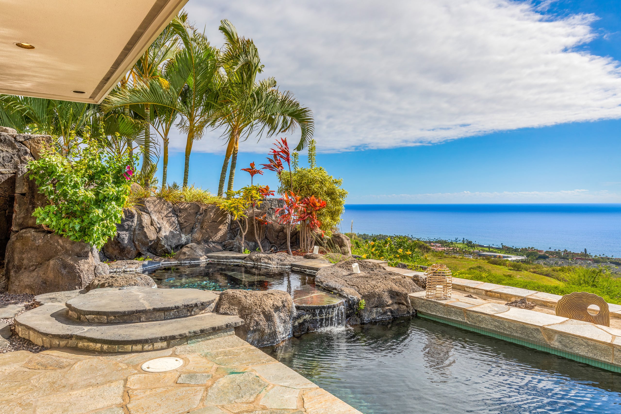 Home in Kailua-Kona · ★4.66 · 4 bedrooms · 5 beds · 3.5 baths - Image 2