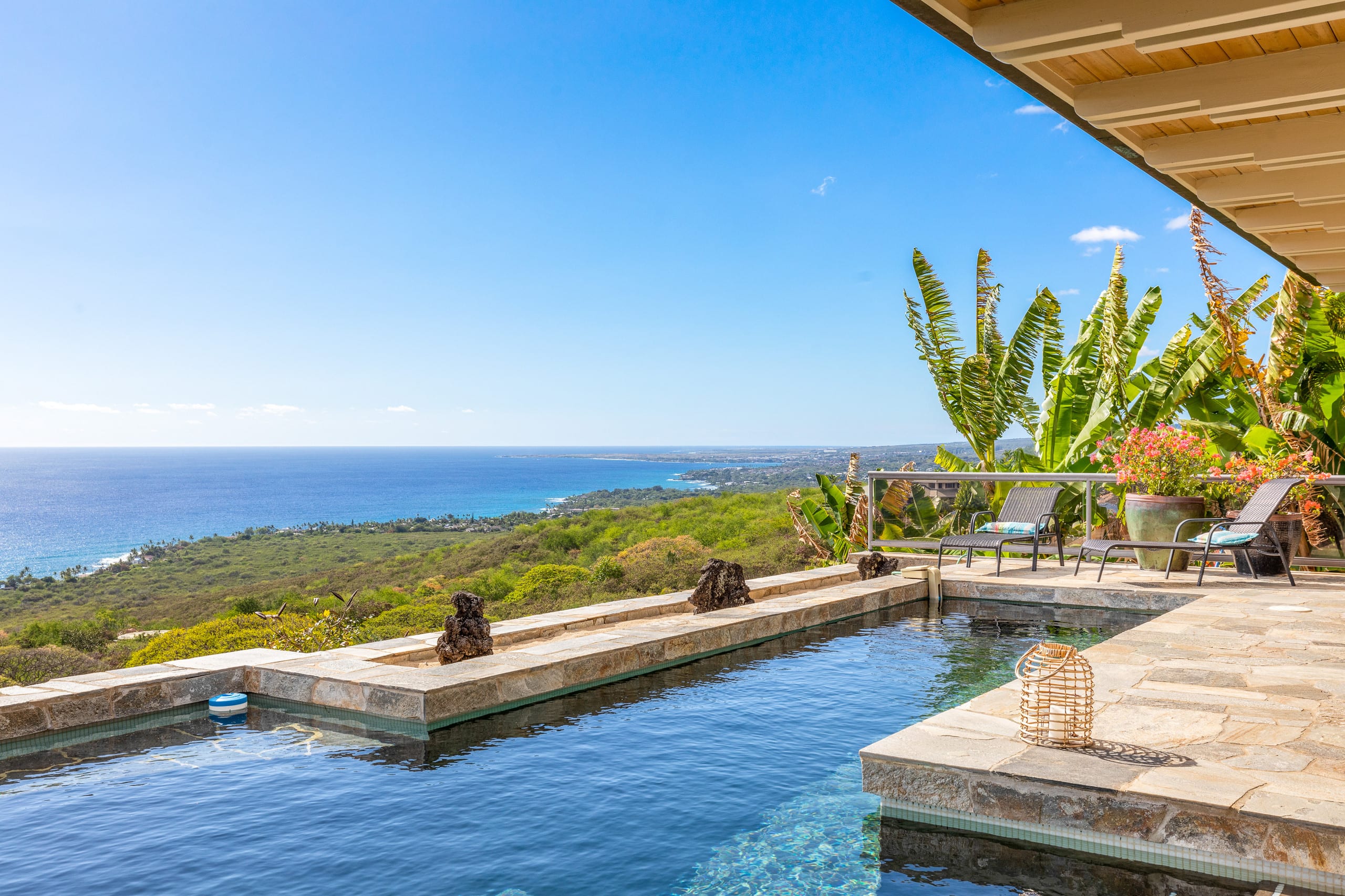 Home in Kailua-Kona · ★4.66 · 4 bedrooms · 5 beds · 3.5 baths - Image 11