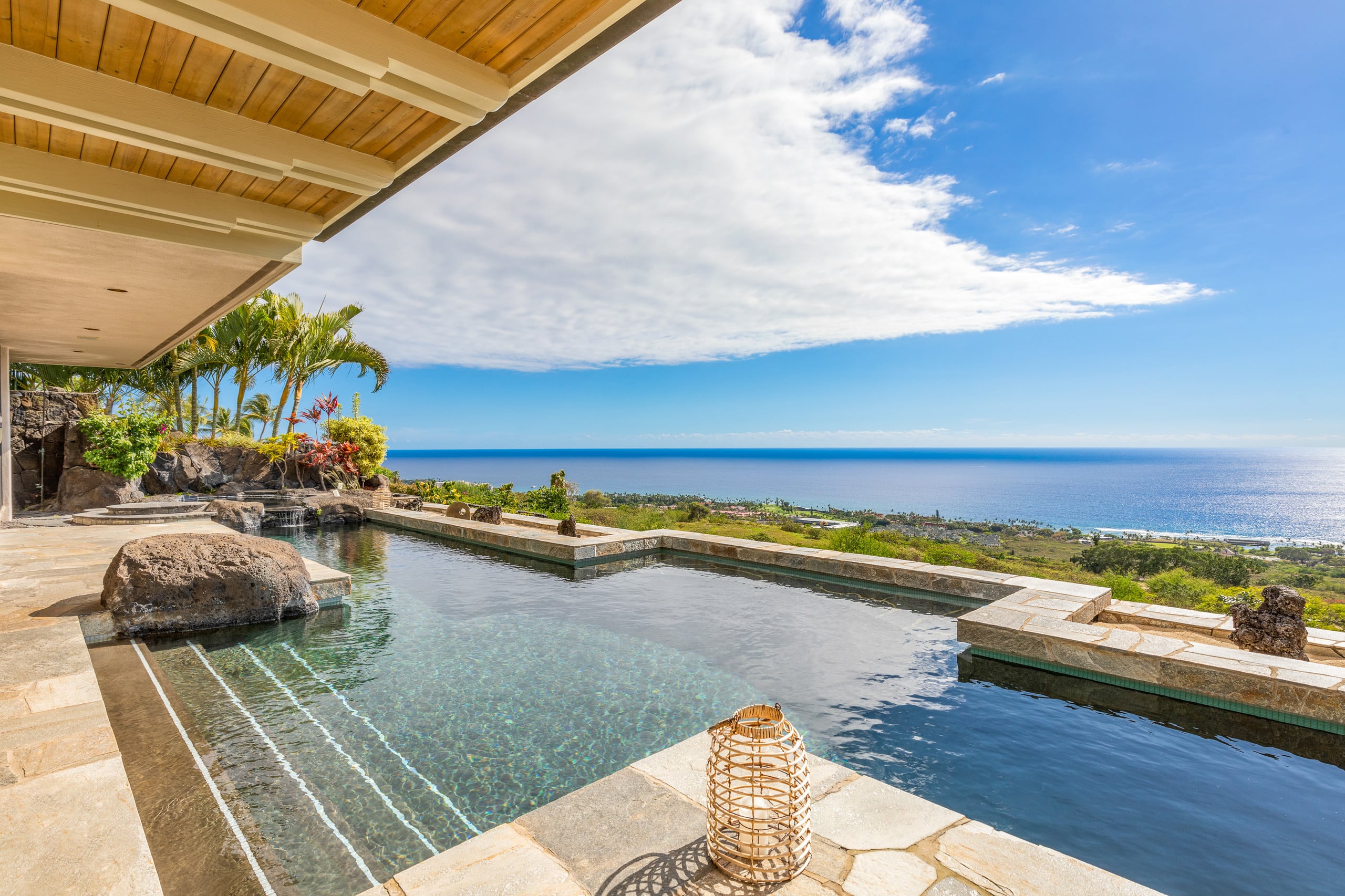 Home in Kailua-Kona · ★4.66 · 4 bedrooms · 5 beds · 3.5 baths - Image 27