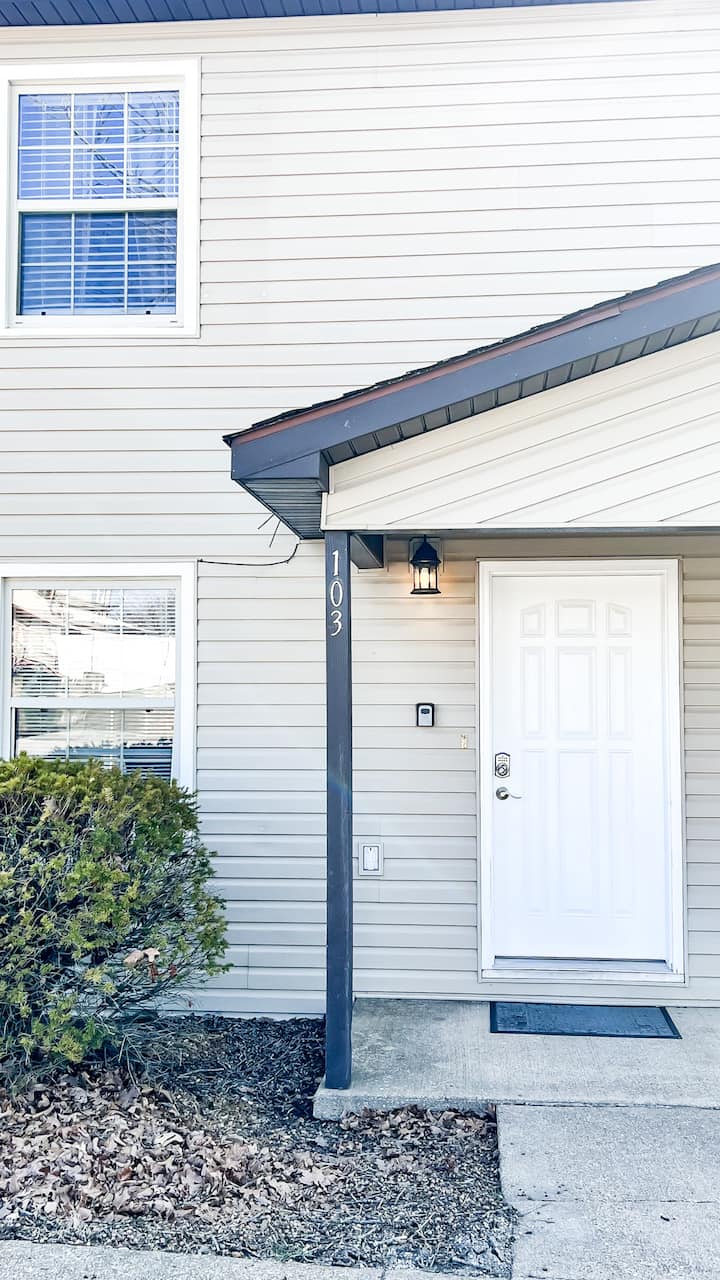 Only 1 mile from the main gate Fort Leonard Wood Apartments for Rent