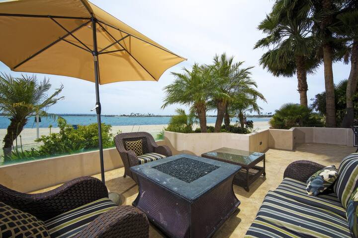 Bay Front Luxury A MUST SEE! gallery image 5