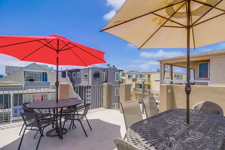 Isthmus Vacation Multi-Family Home, Rooftop deck!