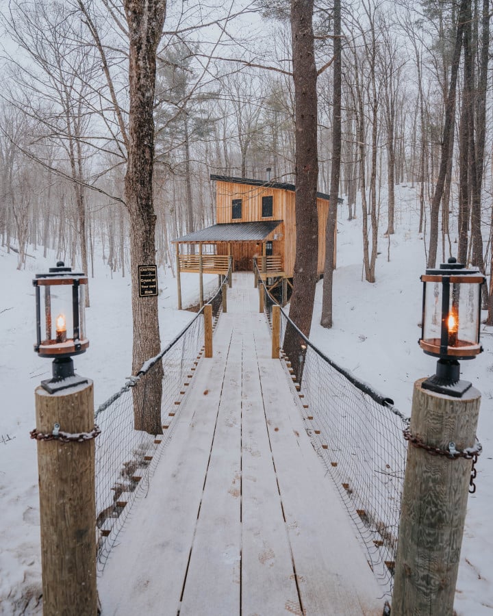 UltraLuxury Treehouse Cable Bridge & Waterfall Treehouses for Rent