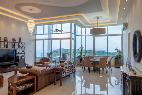 24o Penthouse Unique Design 2 Balconies Oceanview