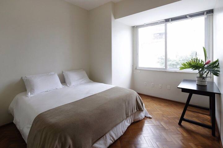 Riou008 Ipanema luxury 3 bdr beach block gallery image 4