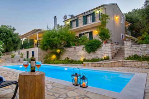 Maritina - 3BR Villa surrounded by olive groves