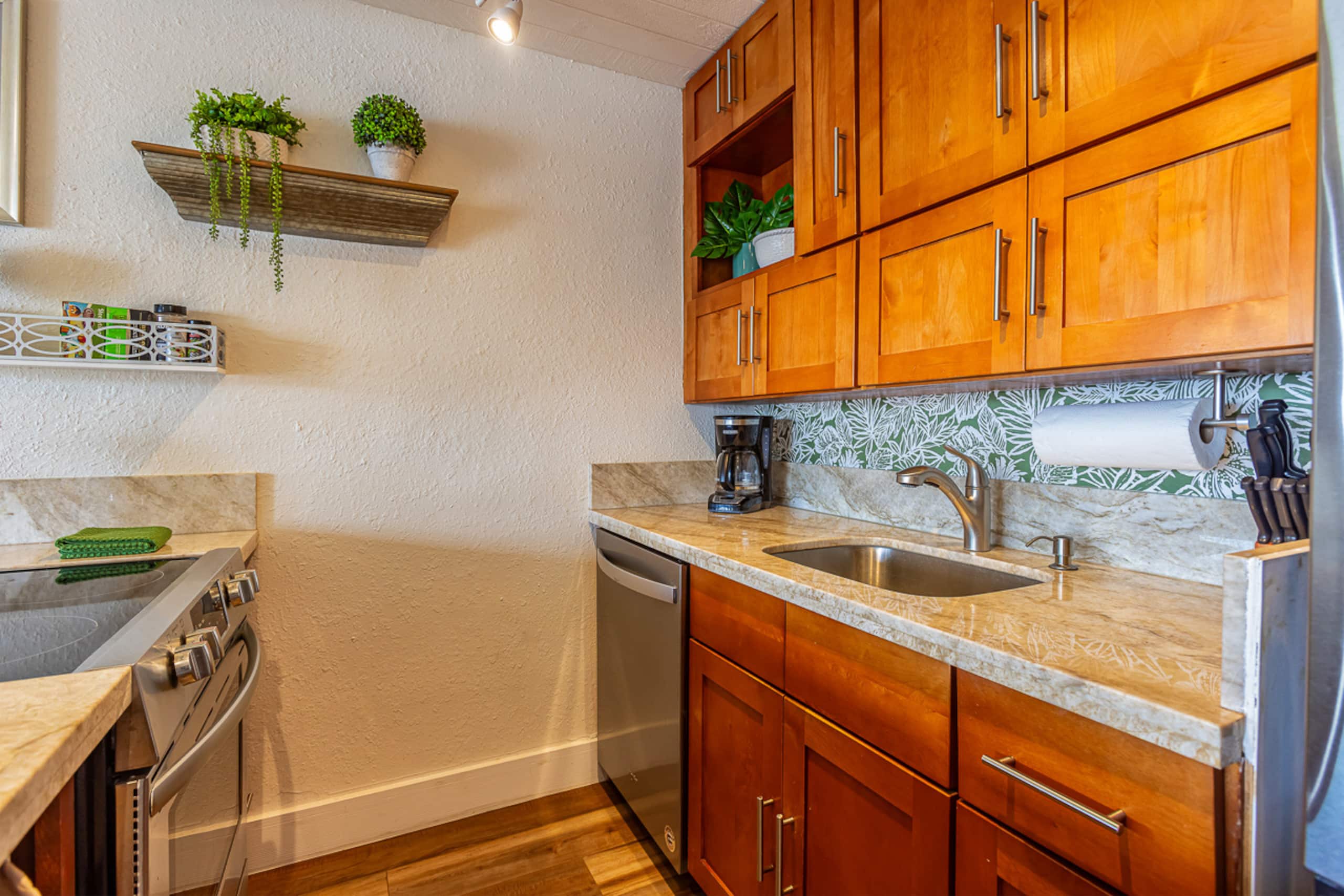 Condo in Wailuku · ★4.41 · 2 bedrooms · 2 beds · 2 shared baths - Image 15