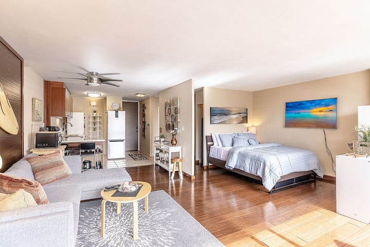 *Free Parking-washer & Dryer-  Full Kitchen* - Honolulu, HI
