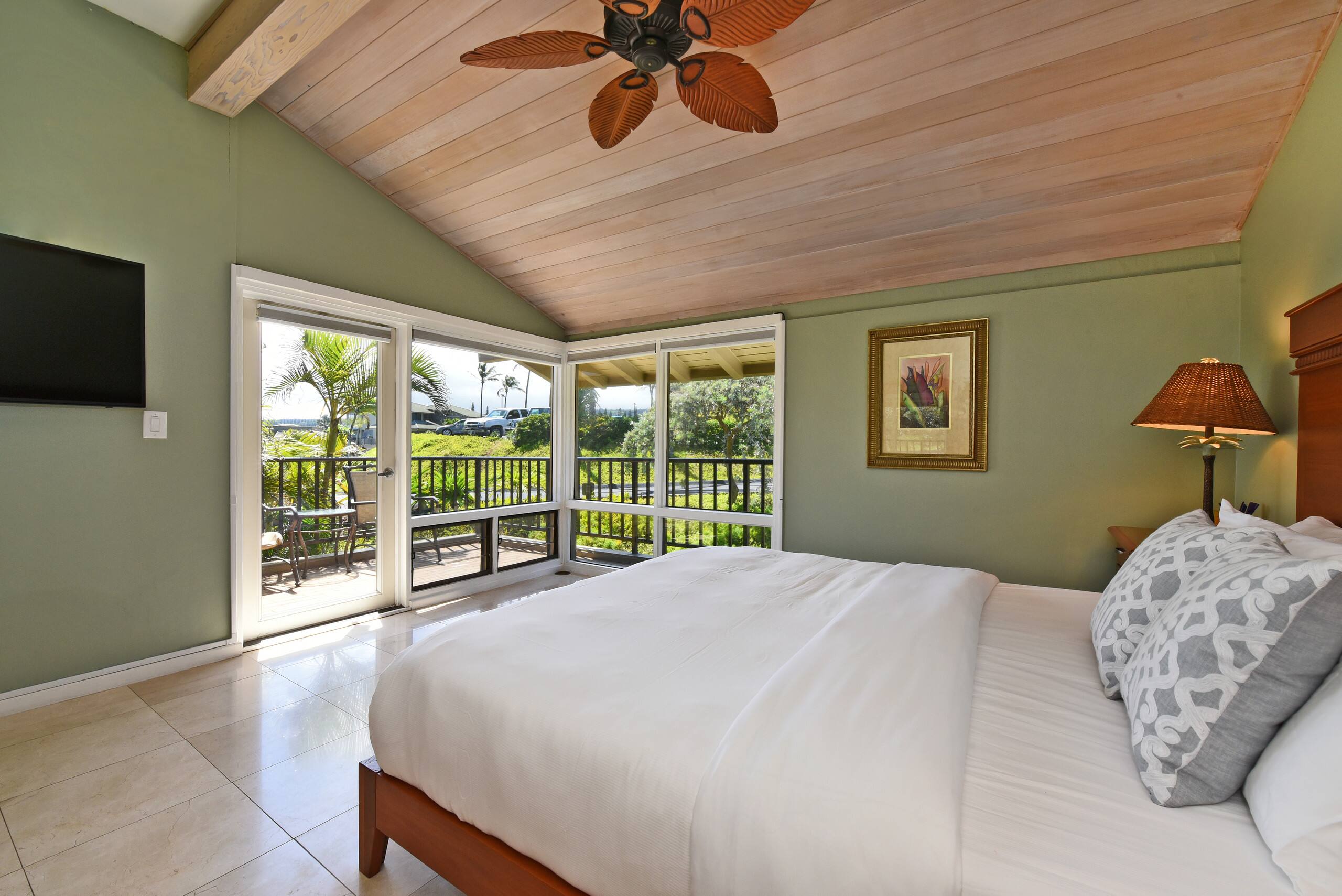 Condo in Lahaina · ★4.71 · 1 bedroom · 2 beds · 1 bath - Image 12