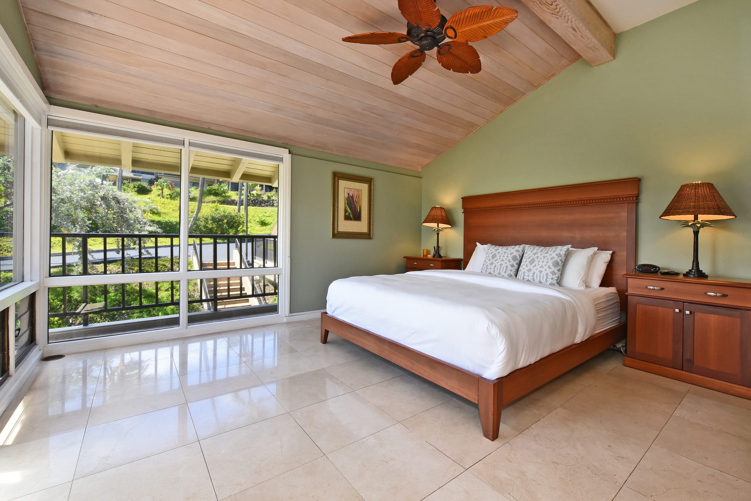 Condo in Lahaina · ★4.71 · 1 bedroom · 2 beds · 1 bath - Image 10