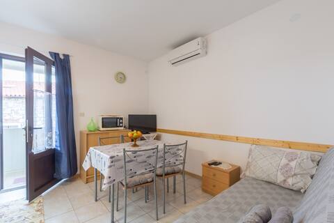 Successful Airbnb property: A-9692-a One bedroom apartment near beach Sveti in Križine